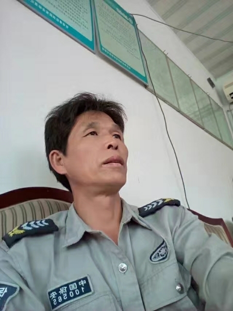 卧窗听雨的第一张照片--漳州相亲网