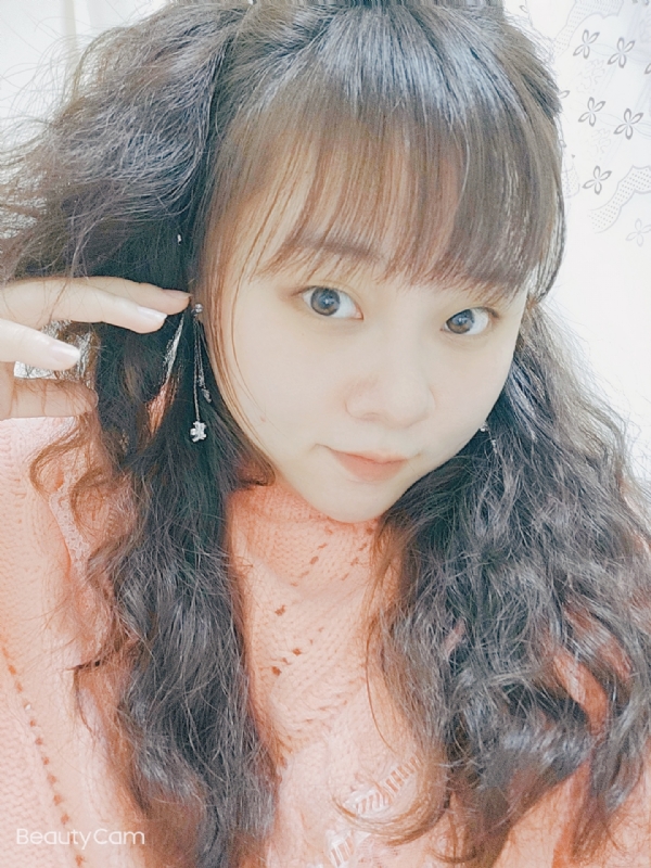 艾薇儿的第一张照片--漳州相亲网