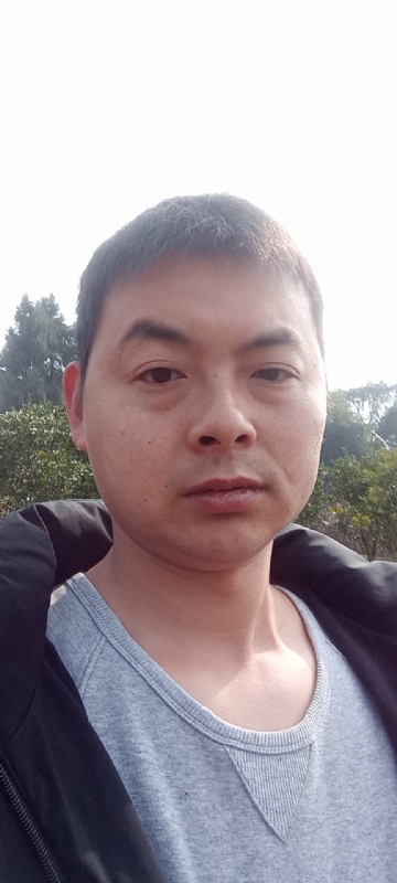 亲亲抱抱我爱你的第一张照片--漳州相亲网