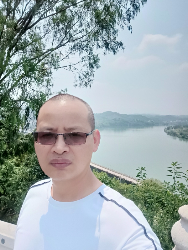随缘随性的第一张照片--漳州相亲网
