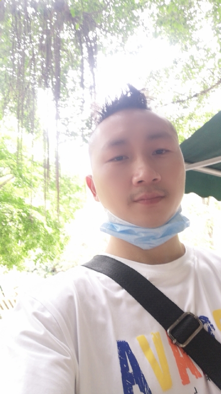 守望幸福的第一张照片--漳州相亲网