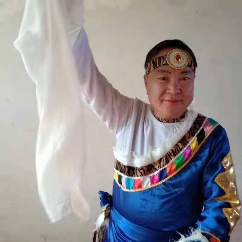 走在冷风中的第一张照片--漳州相亲网