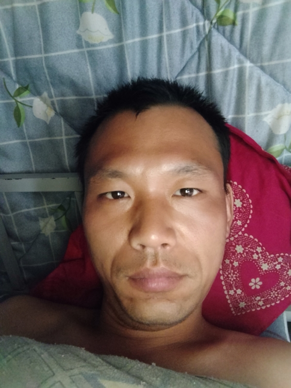 弘扬的第一张照片--漳州相亲网