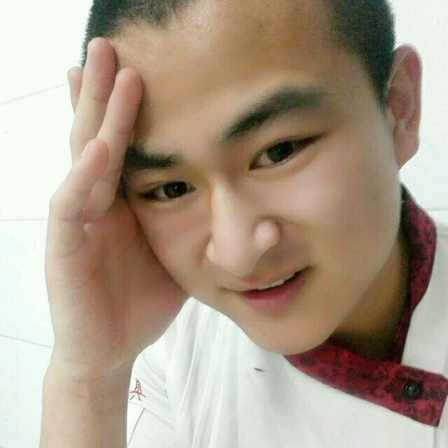 人潮拥挤的第一张照片--漳州相亲网