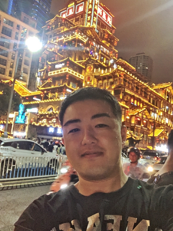 钢铁侠的第一张照片--漳州相亲网