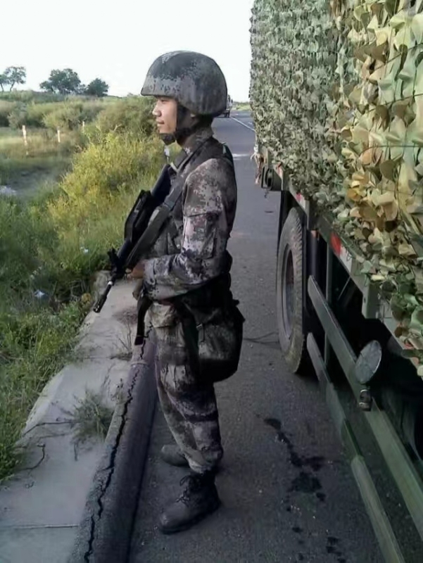 搬砖中的第一张照片--漳州相亲网