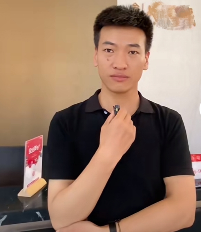 一杯梁白开的第一张照片--漳州相亲网