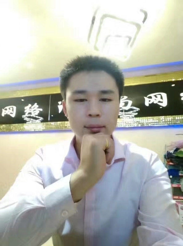 沉默寡言的第一张照片--漳州相亲网